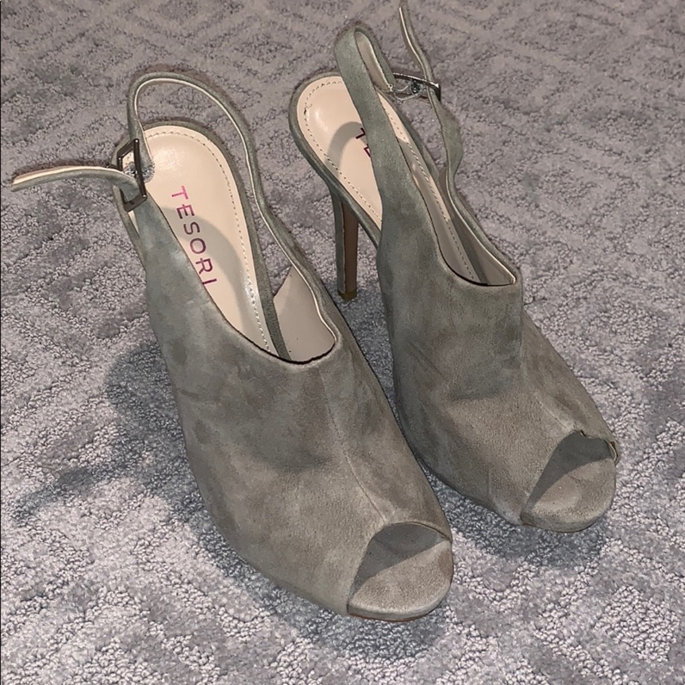 Tesori Grey Slingback Mules 7